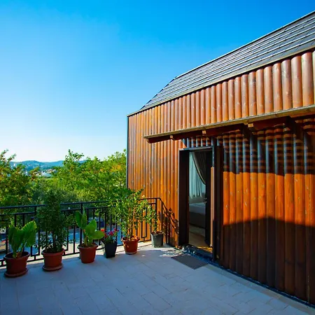 & Restorant Flamuri 게스트하우스 Lushnjë