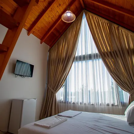 게스트하우스 & Restorant Flamuri *