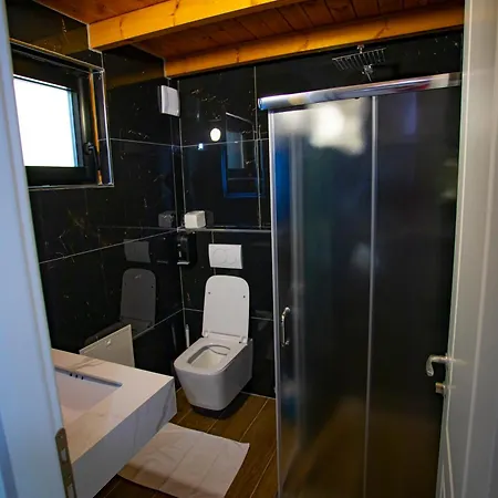 & Restorant Flamuri *