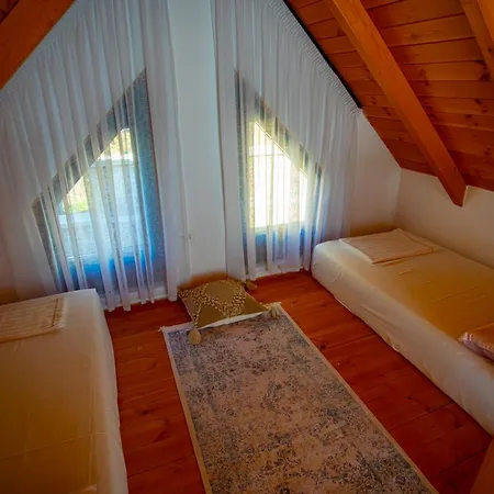 Gasthof & Restorant Flamuri *