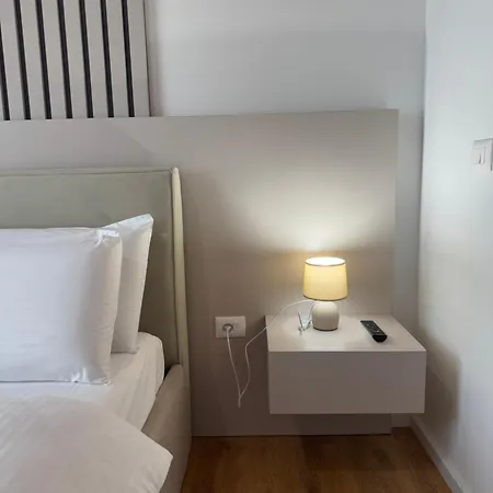 게스트하우스 & Restorant Flamuri Lushnjë