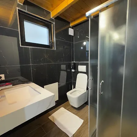 & Restorant Flamuri 게스트하우스